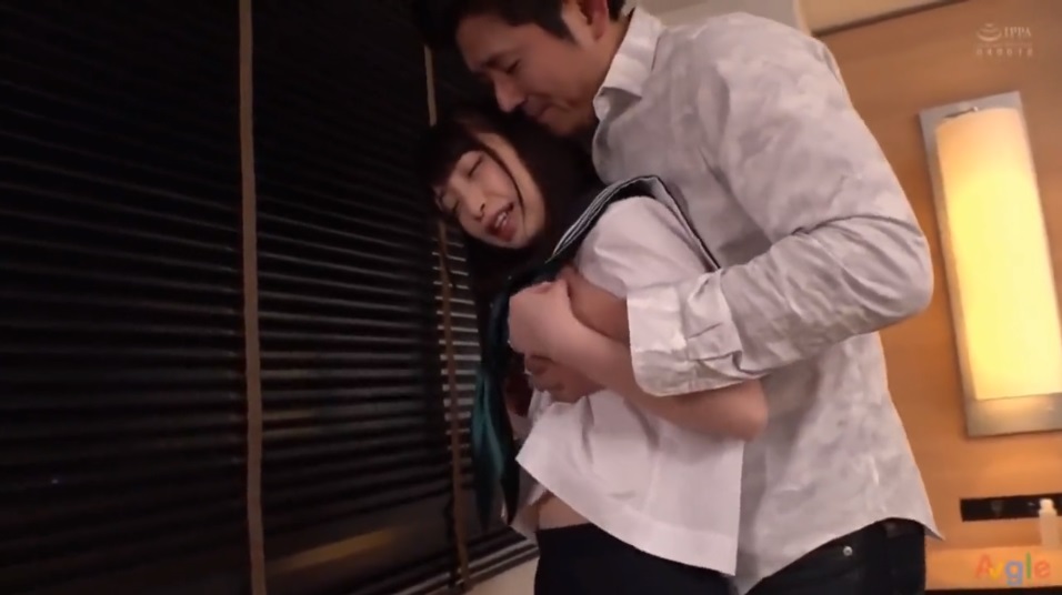 ロリなJKがおじさんと激エロ変態セックス。目隠し拘束され躰を舐められ挿入しイキまくりでのM系女子。