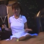 ＜イメクラ＞テニスウェアのイメクラ嬢が勃起したちんぽをラケットでスマッシュ、おっぱいで挟んでお口でしゃぶってサービスエース！！
